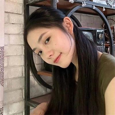 滑板女孩
